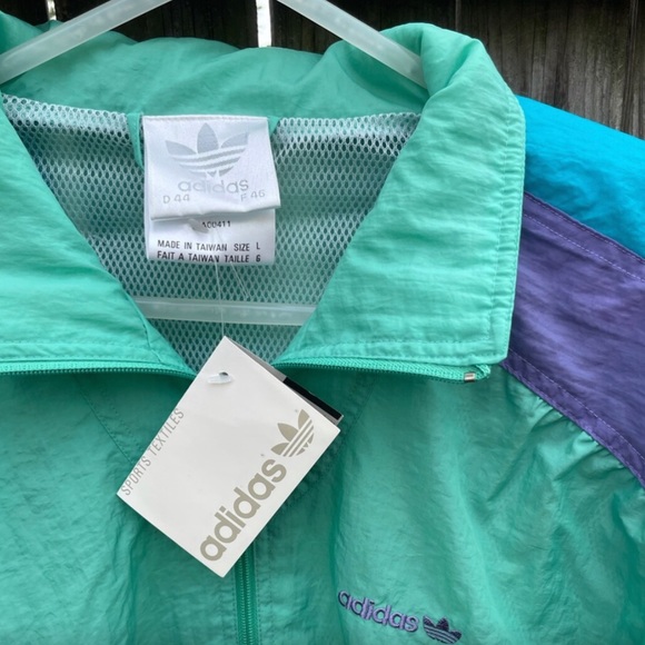 Retro Adidas Windbreaker with tags rare find 🔥 - Picture 2 of 5